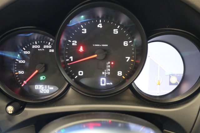 PORSCHE Macan usata 26