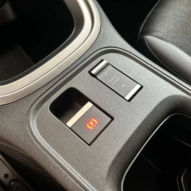 JEEP Avenger usata, con Leve al volante