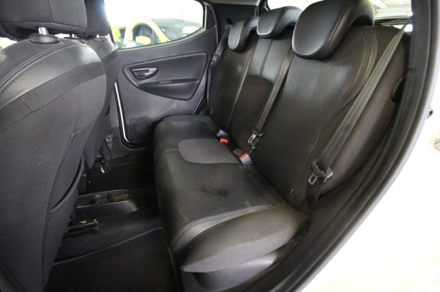 LANCIA Ypsilon usata, con ESP