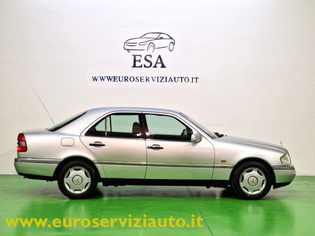 MERCEDES-BENZ C 180 usata, con Alzacristalli elettrici