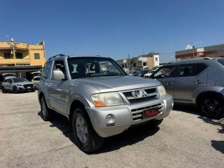 MITSUBISHI Pajero usata, con Airbag