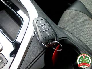 PEUGEOT 3008 usata, con Controllo elettronico della corsia