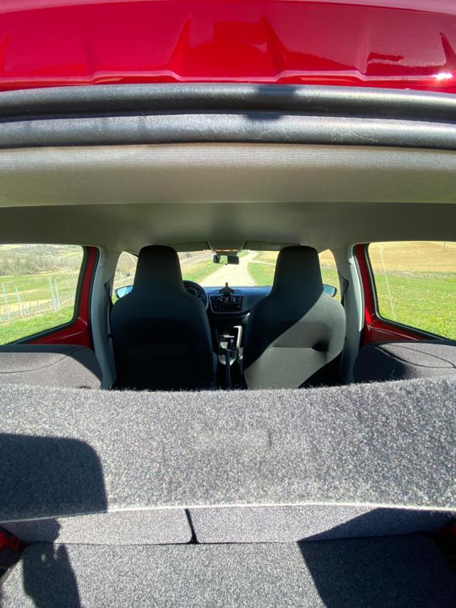 VOLKSWAGEN up! usata, con Specchietti laterali elettrici