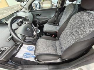 LANCIA Ypsilon usata, con Autoradio