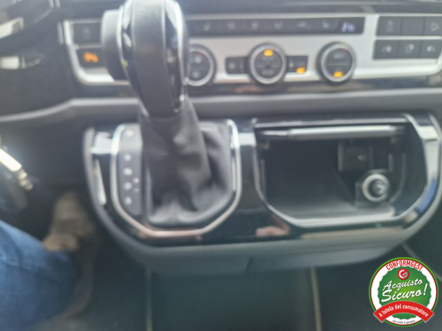 VOLKSWAGEN Caravelle usata, con Volante in pelle