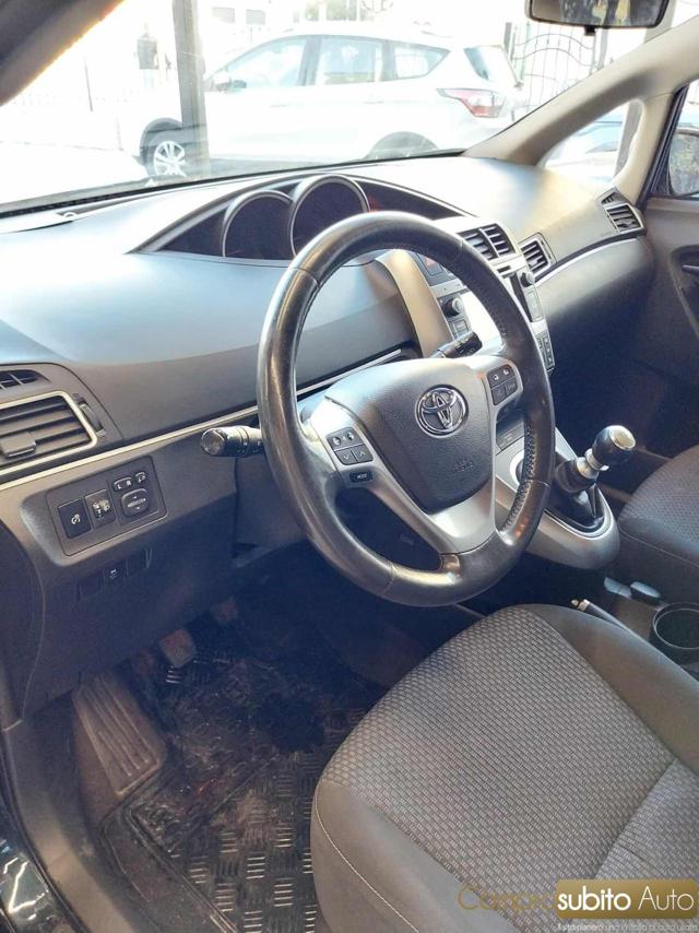 TOYOTA Verso usata 28