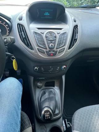 FORD Tourneo Courier usata, con Volante in pelle