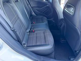 MERCEDES-BENZ CLA 200 usata, con Volante in pelle