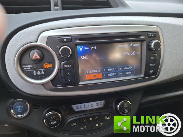 TOYOTA Yaris usata, con Autoradio