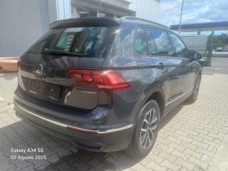 VOLKSWAGEN Tiguan usata, con Airbag laterali