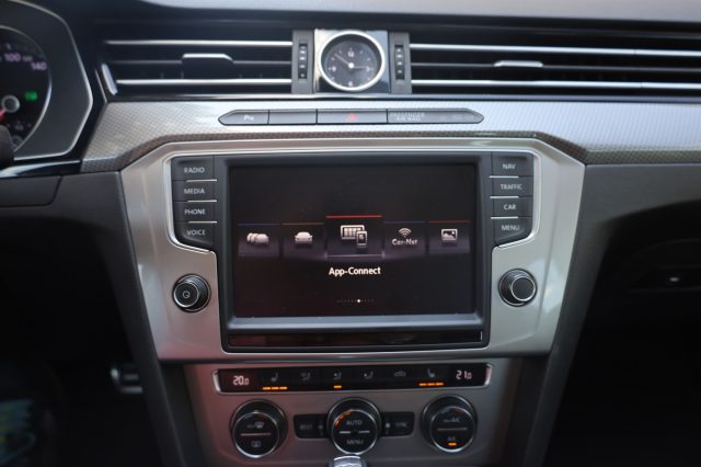 VOLKSWAGEN Passat Alltrack usata, con Hill holder