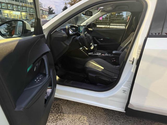 PEUGEOT 2008 usata, con Sensori di parcheggio posteriori