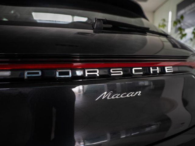 PORSCHE Macan usata, con Volante multifunzione