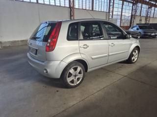 FORD Fiesta usata, con Autoradio