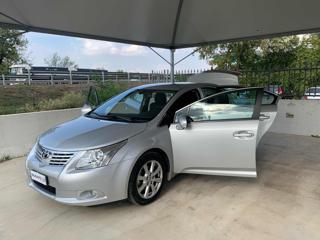 TOYOTA Avensis usata, con Boardcomputer