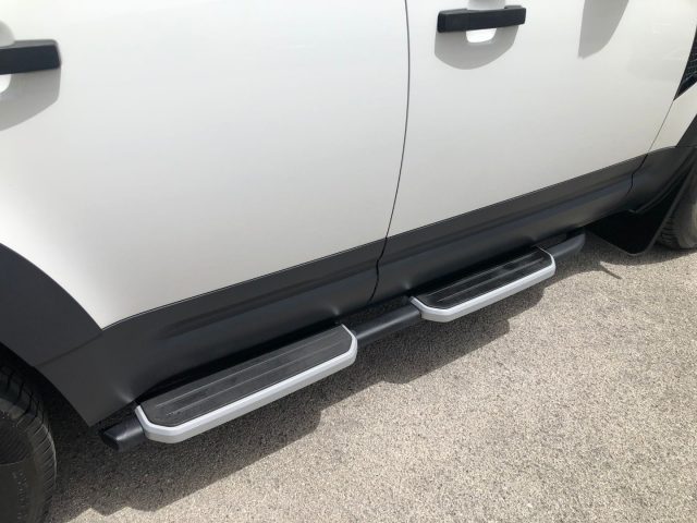 LAND ROVER Defender usata, con Bracciolo