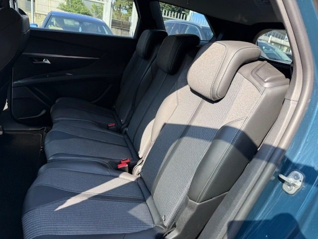 PEUGEOT 5008 usata, con Lettore CD