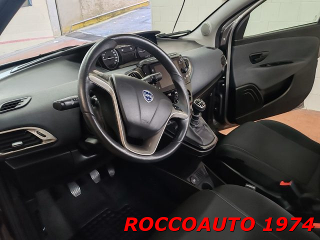 LANCIA Ypsilon usata, con Autoradio digitale