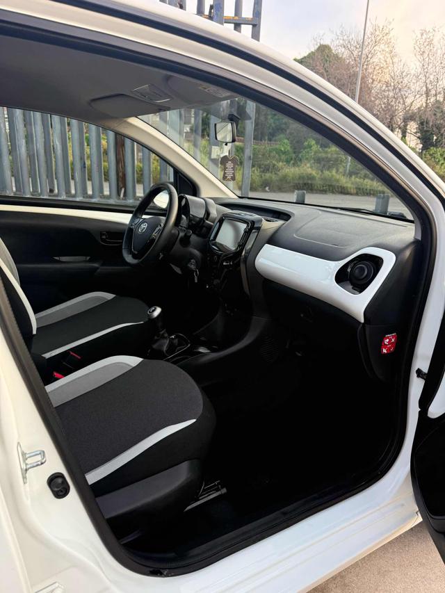 TOYOTA Aygo usata, con Sedile posteriore sdoppiato