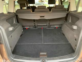 VOLKSWAGEN Touran usata, con Bracciolo