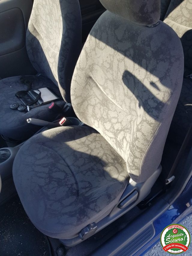 TOYOTA Yaris usata, con Airbag Passeggero