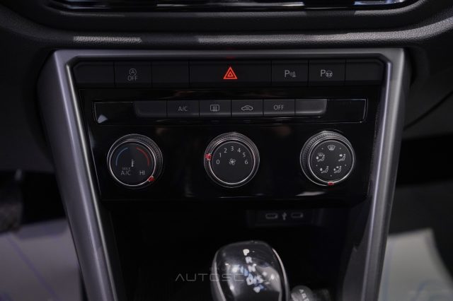 VOLKSWAGEN T-Roc usata, con USB