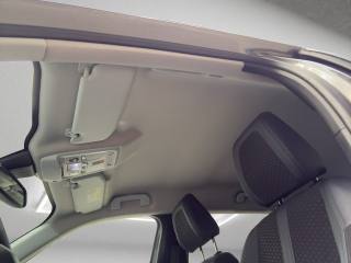 PEUGEOT 2008 usata, con Autoradio digitale