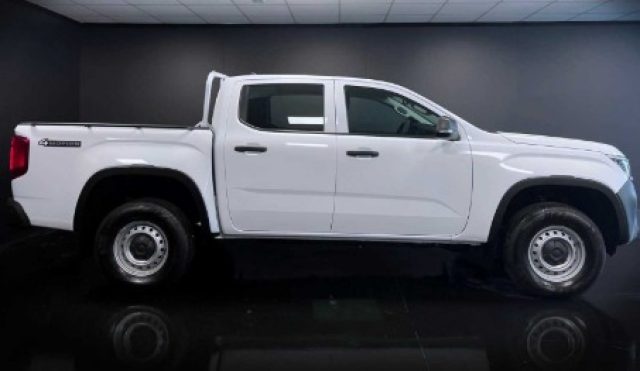 VOLKSWAGEN Amarok usata, con Autoradio