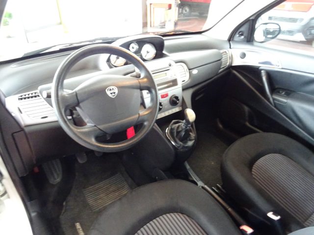 LANCIA Ypsilon usata, con Autoradio
