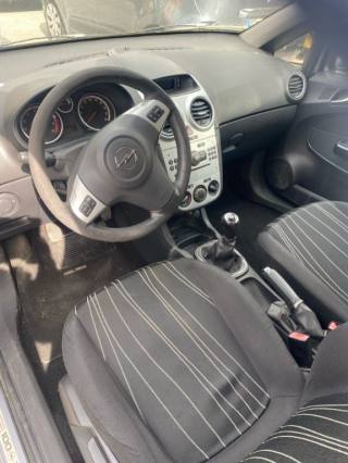 OPEL Corsa usata, con Controllo automatico clima