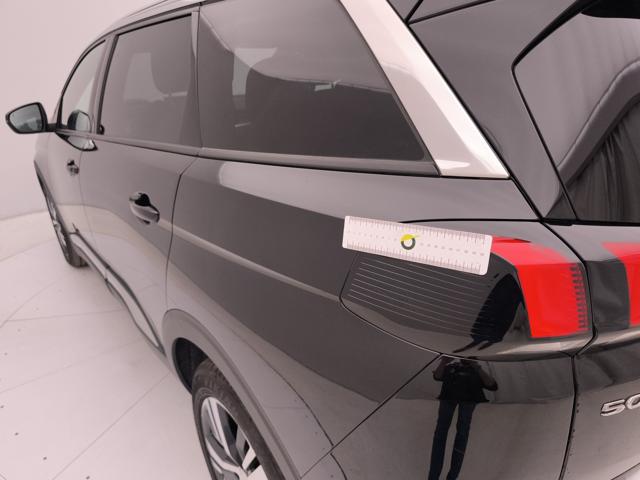PEUGEOT 5008 usata, con Luci diurne