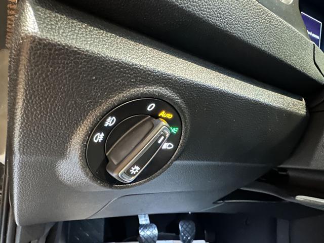 VOLKSWAGEN T-Roc usata, con Volante in pelle