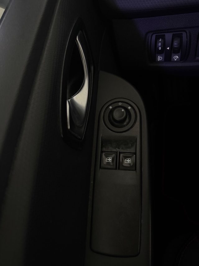 RENAULT Clio usata 16