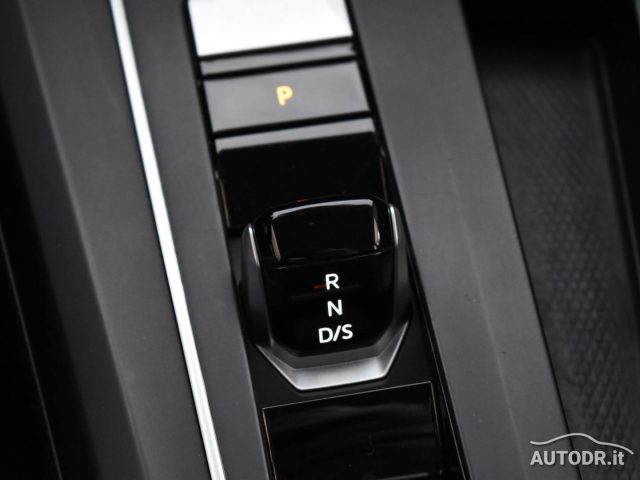 VOLKSWAGEN Golf usata, con Sensori di parcheggio posteriori