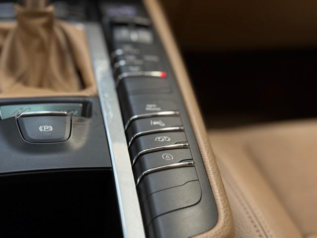 PORSCHE Macan usata, con Volante in pelle