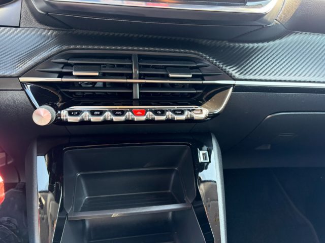PEUGEOT 208 usata, con Autoradio digitale