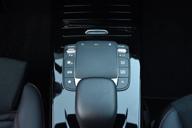 MERCEDES-BENZ CLA 180 usata, con Sistema di navigazione