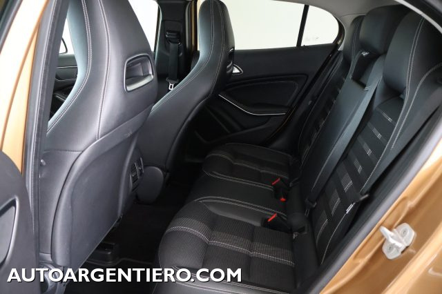 MERCEDES-BENZ GLA 200 usata, con Leve al volante