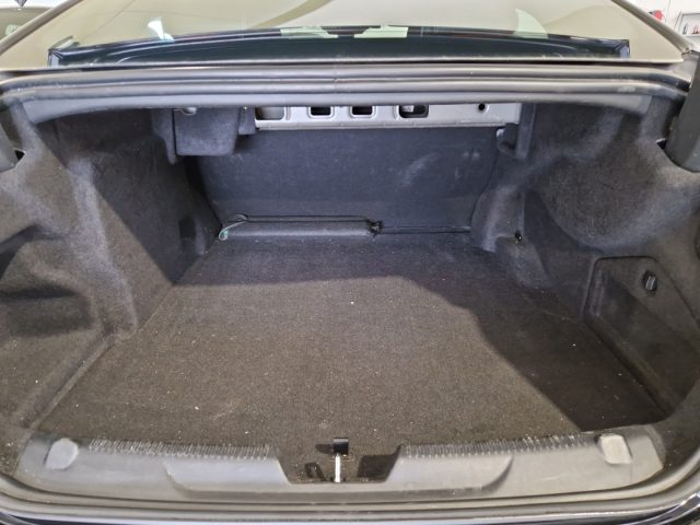 JAGUAR XE usata, con Autoradio digitale