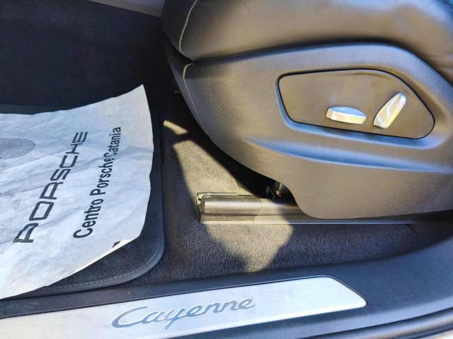 PORSCHE Cayenne usata, con Park Distance Control