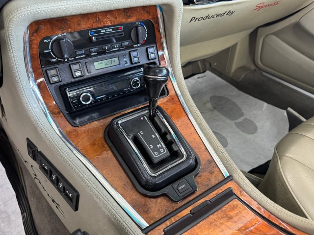 JAGUAR Sovereign usata 25
