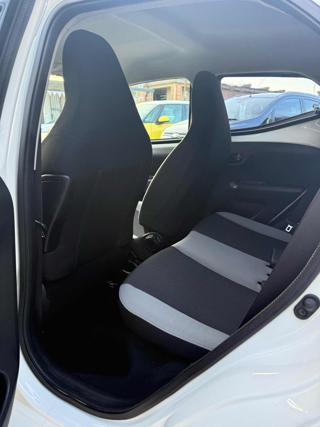 TOYOTA Aygo usata 16
