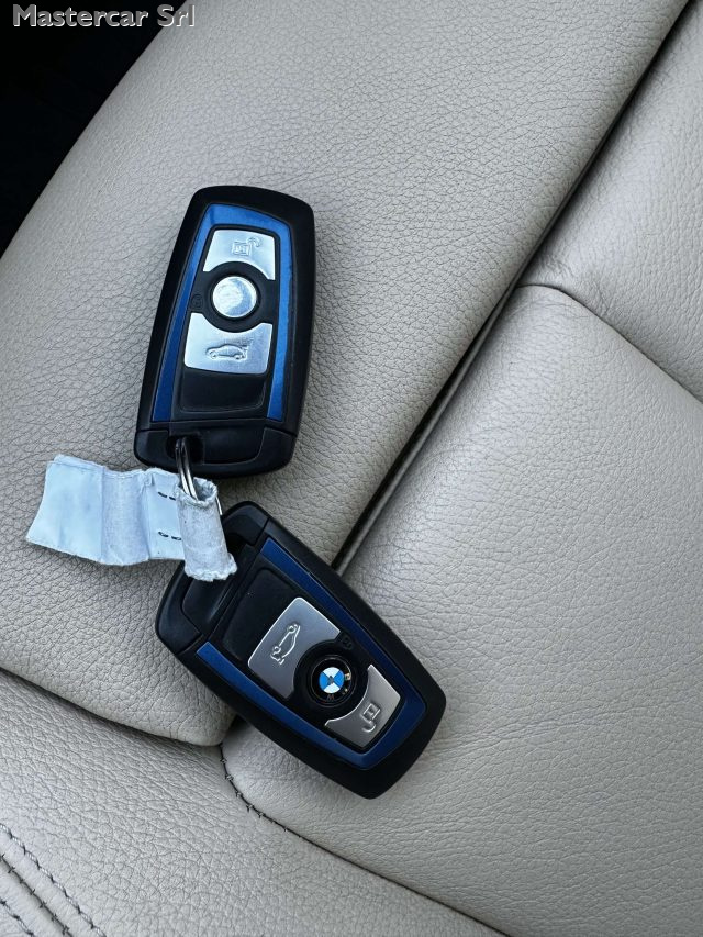 BMW 330 usata, con Sedile posteriore sdoppiato