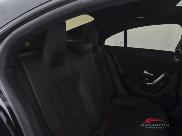MERCEDES-BENZ CLA 180 usata 10