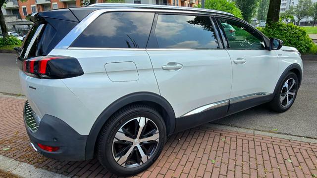 PEUGEOT 5008 usata, con Boardcomputer