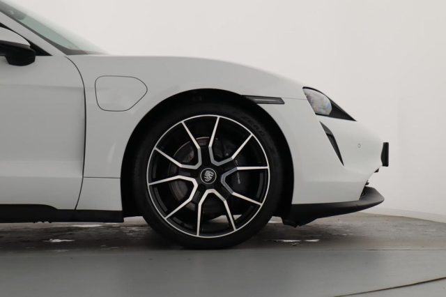 PORSCHE Taycan usata, con Boardcomputer