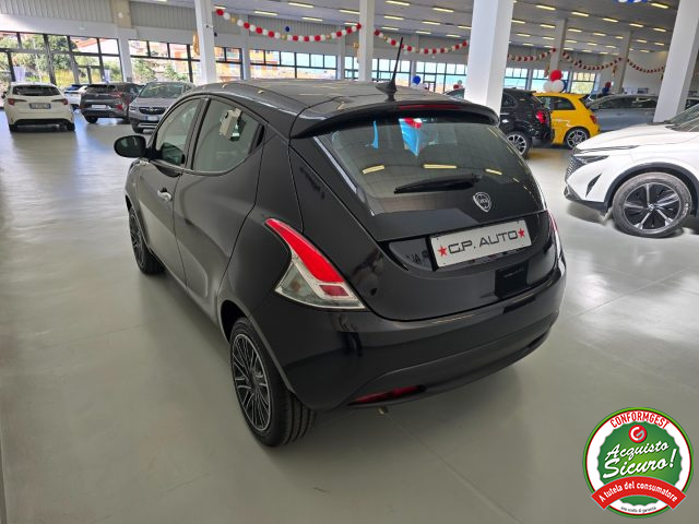 LANCIA Ypsilon usata, con Autoradio