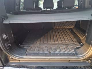 LAND ROVER Defender usata, con Interni in pelle