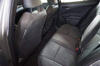 LEXUS UX 250h usata, con Volante in pelle