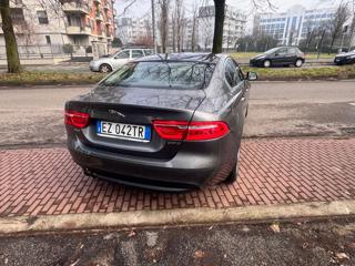 JAGUAR XE usata, con Autoradio